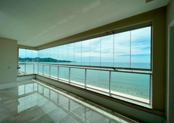 Apartamento com 3 Quartos à Venda, 135 m² em Meia Praia - Itapema