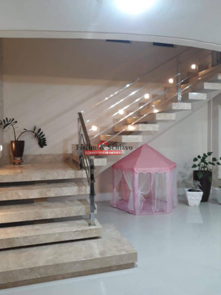 Casa com 5 Quartos à Venda,  em Viçosa