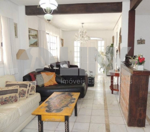 Imagem Casa com 3 Quartos à Venda, 300 m² em Chácara Das Pedras - Porto Alegre
