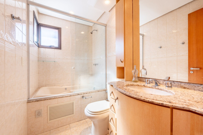 Imagem Cobertura com 4 Quartos à Venda, 242 m² em Rio Branco - Porto Alegre Imagem Cobertura com 4 Quartos à Venda, 242 m² em Rio Branco - Porto Alegre
