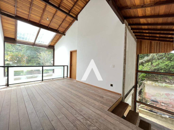Imagem Casa com 3 Quartos à Venda, 380 m² em Albuquerque - Teresópolis Imagem Casa com 3 Quartos à Venda, 380 m² em Albuquerque - Teresópolis