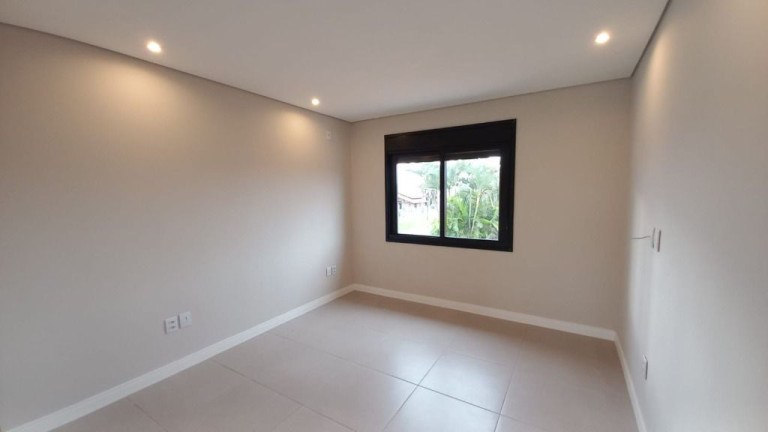 Imagem Sobrado com 3 Quartos à Venda, em Centro - Imbé Imagem Sobrado com 3 Quartos à Venda, em Centro - Imbé
