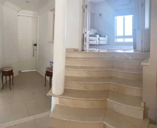 Imagem Casa com 4 Quartos à Venda, 445 m² em Dezoito Do Forte Empresarial/alphaville. - Barueri