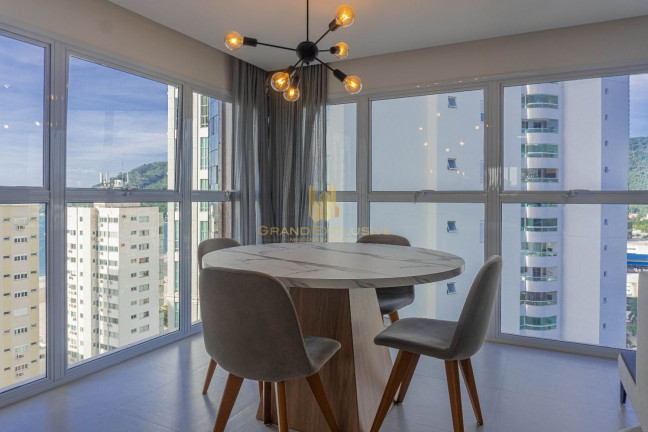 Imagem Apartamento com 3 Quartos à Venda, 180 m² em Centro - Balneário Camboriú Imagem Apartamento com 3 Quartos à Venda, 180 m² em Centro - Balneário Camboriú