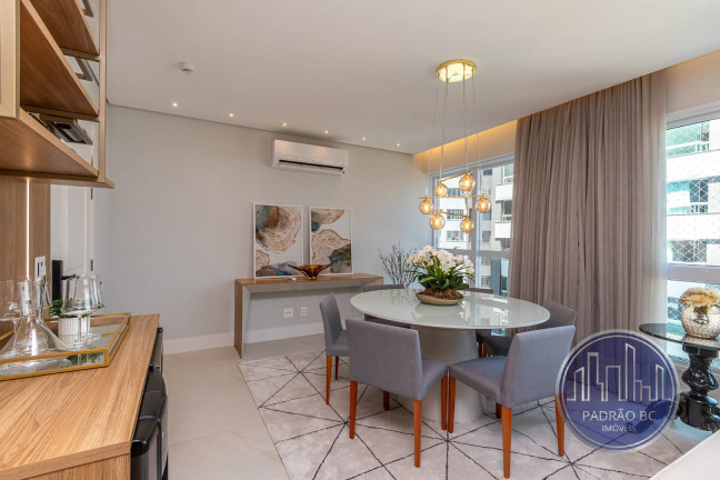 Imagem Apartamento com 4 Quartos à Venda, 132 m² em Centro - Balneário Camboriú Imagem Apartamento com 4 Quartos à Venda, 132 m² em Centro - Balneário Camboriú