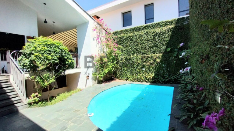 Casa com 3 Quartos à Venda, 303 m² em Jardim Prudência - São Paulo
