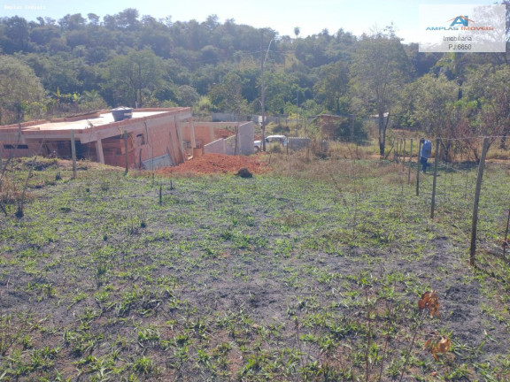 Imagem Terreno à Venda, 300 m² em Paraiso Imagem Terreno à Venda, 300 m² em Paraiso