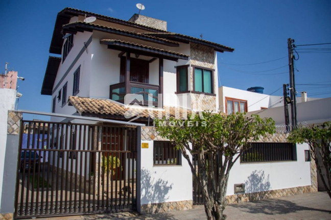 Imagem Casa com 5 Quartos à Venda, 500 m² em Parque Turf Club - Campos Dos Goytacazes