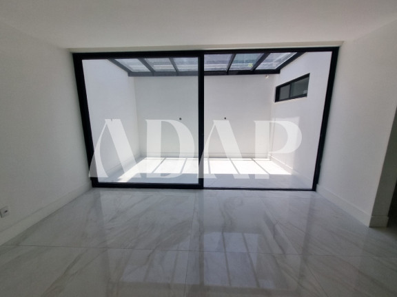 Imagem Casa com 4 Quartos à Venda, 400 m² em Recreio Dos Bandeirantes - Rio De Janeiro Imagem Casa com 4 Quartos à Venda, 400 m² em Recreio Dos Bandeirantes - Rio De Janeiro