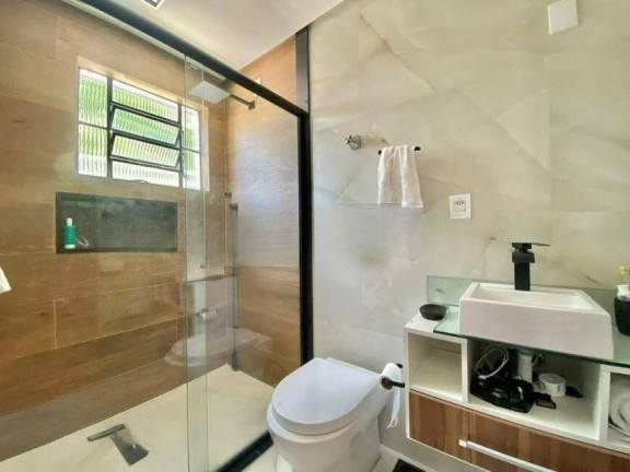 Imagem Casa com 4 Quartos à Venda, 233 m² em Menino Deus - Porto Alegre
