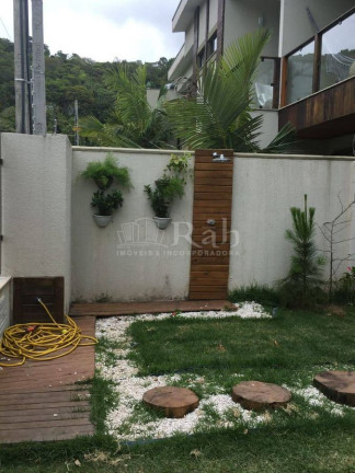 Imagem Sobrado com 3 Quartos à Venda, 190 m² em Praia Dos Amores - Balneário Camboriú Imagem Sobrado com 3 Quartos à Venda, 190 m² em Praia Dos Amores - Balneário Camboriú