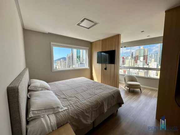 Imagem Cobertura com 4 Quartos à Venda, 240 m² em Centro - Balneário Camboriú