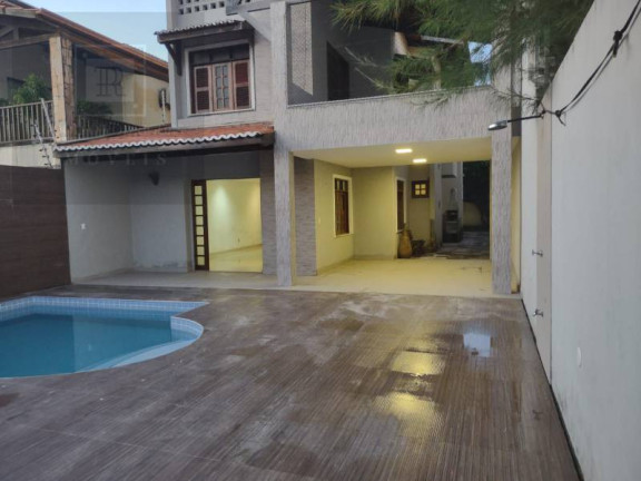 Imagem Casa com 3 Quartos à Venda, 255 m² em Sapiranga - Fortaleza Imagem Casa com 3 Quartos à Venda, 255 m² em Sapiranga - Fortaleza