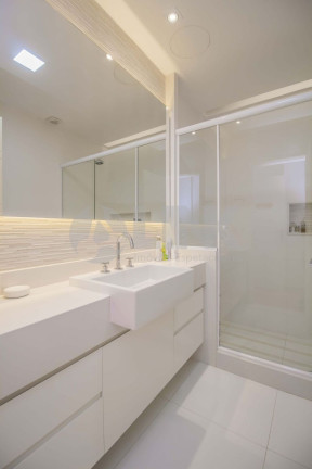 Imagem Apartamento com 4 Quartos à Venda, 251 m² em Moinhos De Vento - Porto Alegre