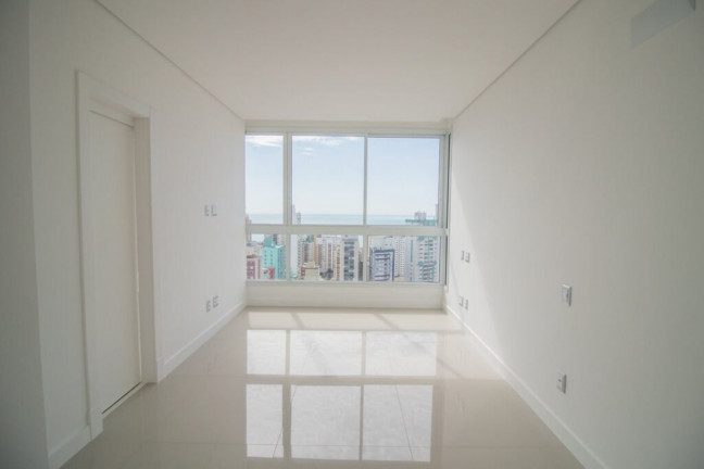 Imagem Imóvel com 4 Quartos à Venda, 137 m² em Centro - Balneário Camboriú Imagem Imóvel com 4 Quartos à Venda, 137 m² em Centro - Balneário Camboriú
