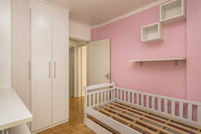 Imagem Imóvel com 3 Quartos à Venda, em Centro Histórico - Porto Alegre Imagem Imóvel com 3 Quartos à Venda, em Centro Histórico - Porto Alegre
