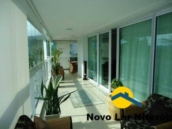 Imagem Apartamento com 4 Quartos à Venda, 226 m² em Charitas - Niterói