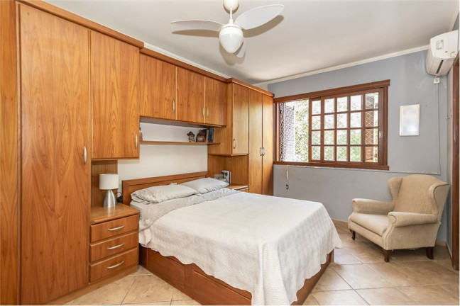 Imagem Casa com 4 Quartos à Venda,  em Três Figueiras - Porto Alegre