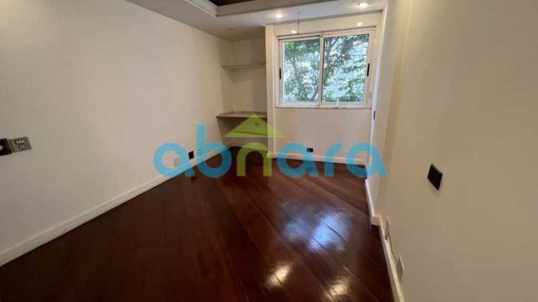 Imagem Apartamento com 4 Quartos à Venda, 340 m² em Copacabana - Rio De Janeiro Imagem Apartamento com 4 Quartos à Venda, 340 m² em Copacabana - Rio De Janeiro
