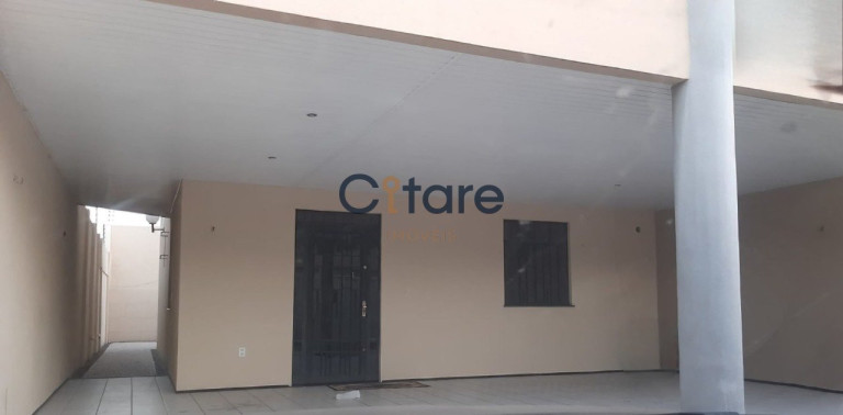 Imagem Casa com 3 Quartos à Venda, 225 m² em Cidade Dos Funcionários - Fortaleza Imagem Casa com 3 Quartos à Venda, 225 m² em Cidade Dos Funcionários - Fortaleza