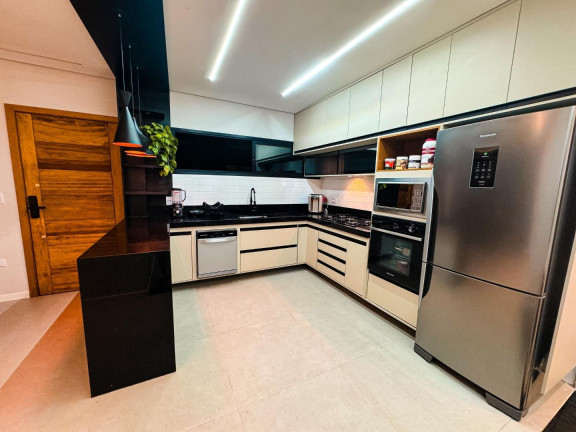 Imagem Sobrado com 3 Quartos à Venda, 111 m² em Cidade Jardim - Caraguatatuba
