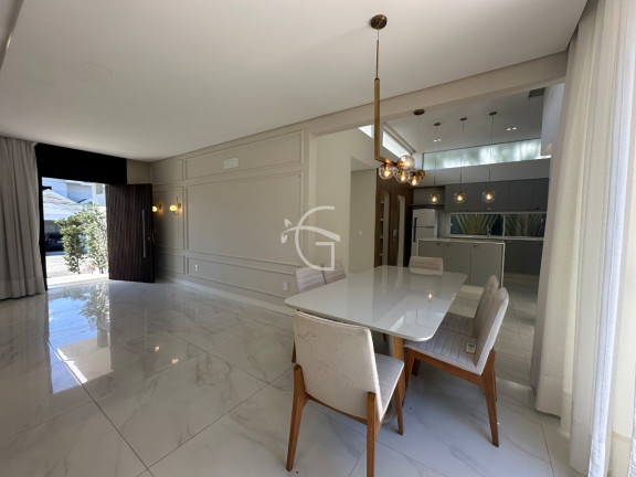 Imagem Casa com 3 Quartos à Venda, 250 m² em Glória - Joinville Imagem Casa com 3 Quartos à Venda, 250 m² em Glória - Joinville