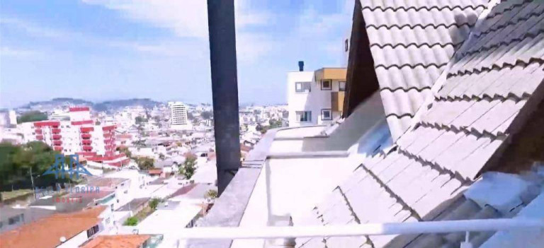 Imagem Imóvel com 3 Quartos à Venda, 97 m² em Capoeiras - Florianópolis