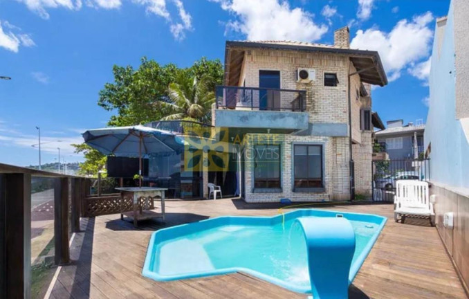 Imagem Casa com 6 Quartos para Alugar ou Temporada, 305 m² em Bombas - Bombinhas