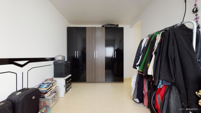 Imagem Imóvel com 3 Quartos à Venda,  em Campo Novo - Porto Alegre