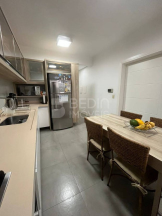 Imagem Casa com 4 Quartos à Venda, 243 m² em Centro - Camboriú Imagem Casa com 4 Quartos à Venda, 243 m² em Centro - Camboriú