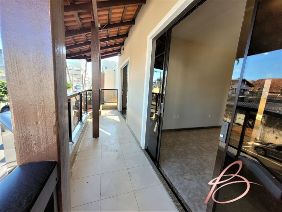 Imagem Sobrado com 3 Quartos à Venda, 231 m² em Centro - Balneário Camboriú