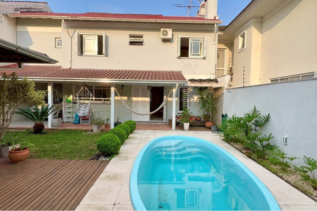 Imagem Casa com 4 Quartos à Venda, 243 m² em Moinhos De Vento - Canoas