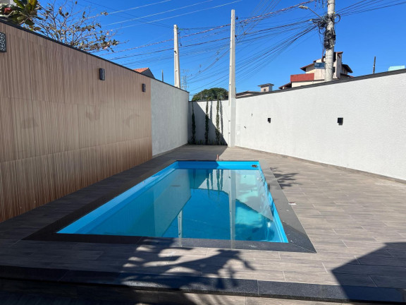Imagem Casa com 3 Quartos à Venda, 320 m² em Ingleses Do Rio Vermelho - Florianópolis Imagem Casa com 3 Quartos à Venda, 320 m² em Ingleses Do Rio Vermelho - Florianópolis