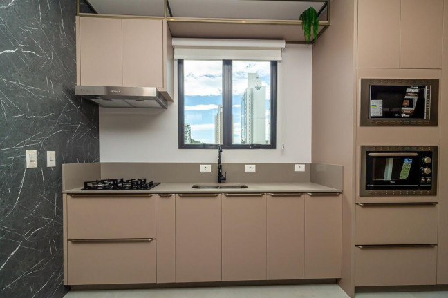 Imagem Apartamento com 3 Quartos à Venda, 126 m² em Pioneiros - Balneário Camboriú