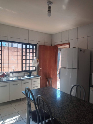 Imagem Casa com 3 Quartos à Venda, 300 m² em Vila Passos - Arapongas