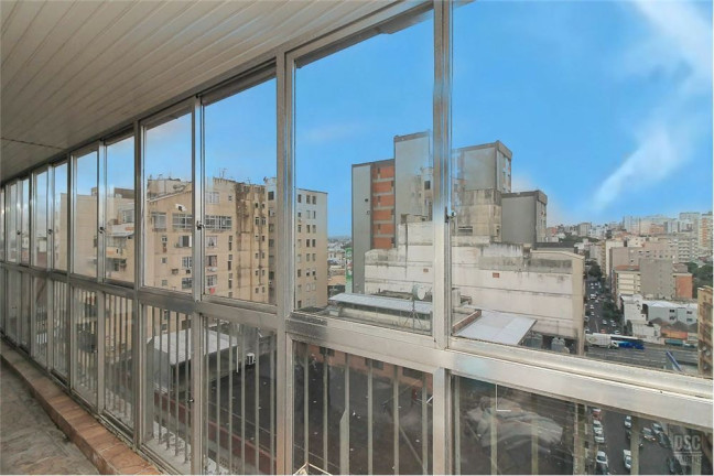 Imagem Imóvel com 1 Quarto à Venda, em Centro Histórico - Porto Alegre Imagem Imóvel com 1 Quarto à Venda, em Centro Histórico - Porto Alegre