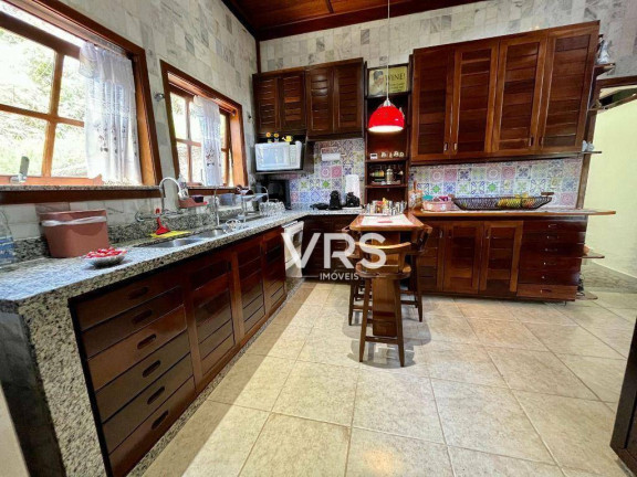 Imagem Casa com 4 Quartos à Venda, 330 m² em Albuquerque - Teresópolis Imagem Casa com 4 Quartos à Venda, 330 m² em Albuquerque - Teresópolis