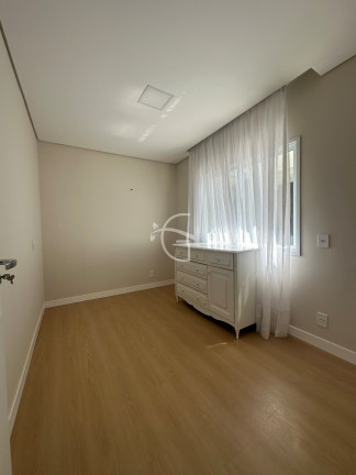 Imagem Casa com 3 Quartos à Venda, 250 m² em Glória - Joinville Imagem Casa com 3 Quartos à Venda, 250 m² em Glória - Joinville
