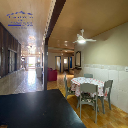 Imagem Casa com 3 Quartos à Venda, 192 m² em Vila Nova - Porto Alegre Imagem Casa com 3 Quartos à Venda, 192 m² em Vila Nova - Porto Alegre
