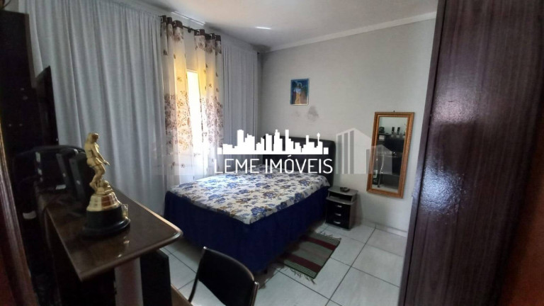 Sobrado com 8 Quartos à Venda, 250 m² em Jardim Roseli - São Paulo