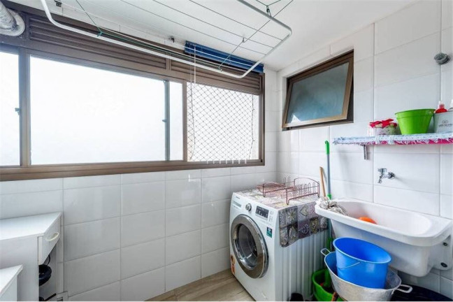 Imagem Imóvel com 3 Quartos à Venda, em Menino Deus - Porto Alegre Imagem Imóvel com 3 Quartos à Venda, em Menino Deus - Porto Alegre