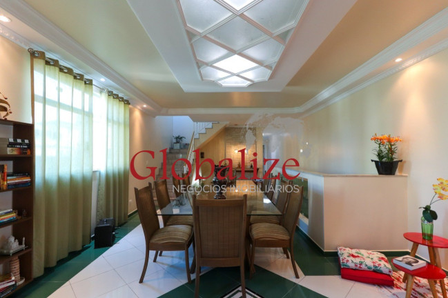 Imagem Casa com 5 Quartos à Venda, 315 m² em Boqueirão - Santos