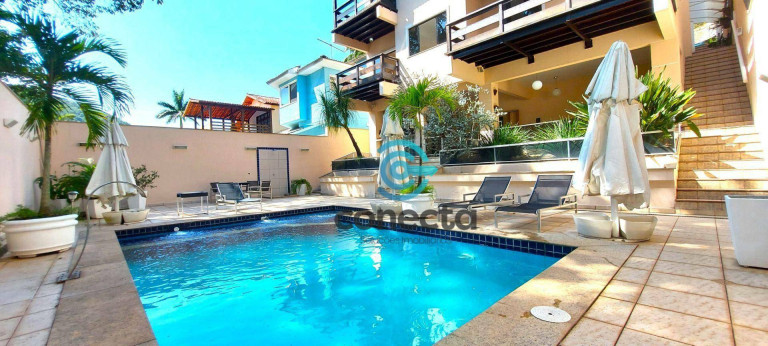 Casa com 4 Quartos à Venda, 461 m² em Camboinhas - Niterói
