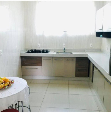 Imagem Casa com 3 Quartos à Venda, 650 m² em Conego - Nova Friburgo Imagem Casa com 3 Quartos à Venda, 650 m² em Conego - Nova Friburgo
