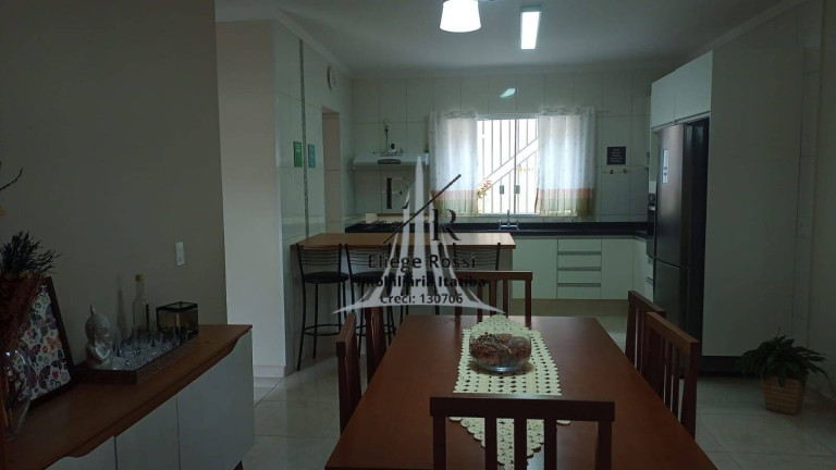 Casa com 3 Quartos à Venda, 250 m² em Itatiba