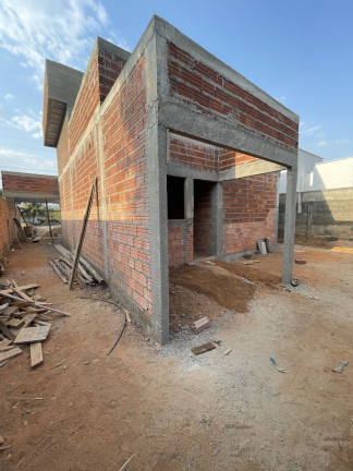 Casa com 3 Quartos à Venda, 100 m² em Nossa Senhora Da Penha - Goianésia