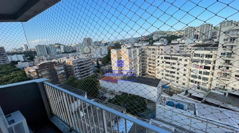 Imagem Imóvel com 4 Quartos à Venda, 352 m² em Maracanã - Rio De Janeiro Imagem Imóvel com 4 Quartos à Venda, 352 m² em Maracanã - Rio De Janeiro