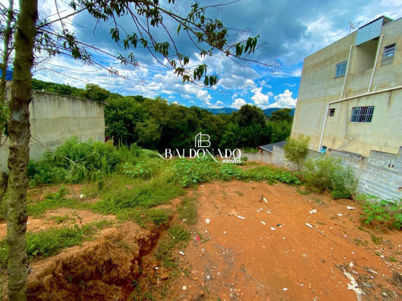 Imagem Terreno à Venda, 304 m² em Centro - Extrema Imagem Terreno à Venda, 304 m² em Centro - Extrema