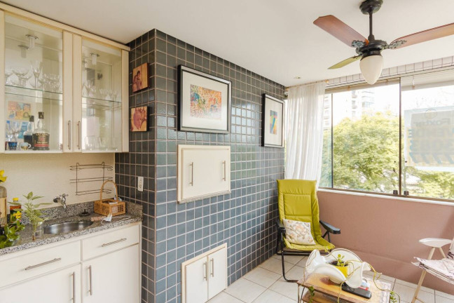 Imagem Apartamento com 3 Quartos à Venda, 94 m² em Petrópolis - Porto Alegre Imagem Apartamento com 3 Quartos à Venda, 94 m² em Petrópolis - Porto Alegre