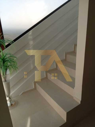 Imagem Imóvel com 4 Quartos à Venda, 240 m² em Araçatuba - Imbituba Imagem Imóvel com 4 Quartos à Venda, 240 m² em Araçatuba - Imbituba